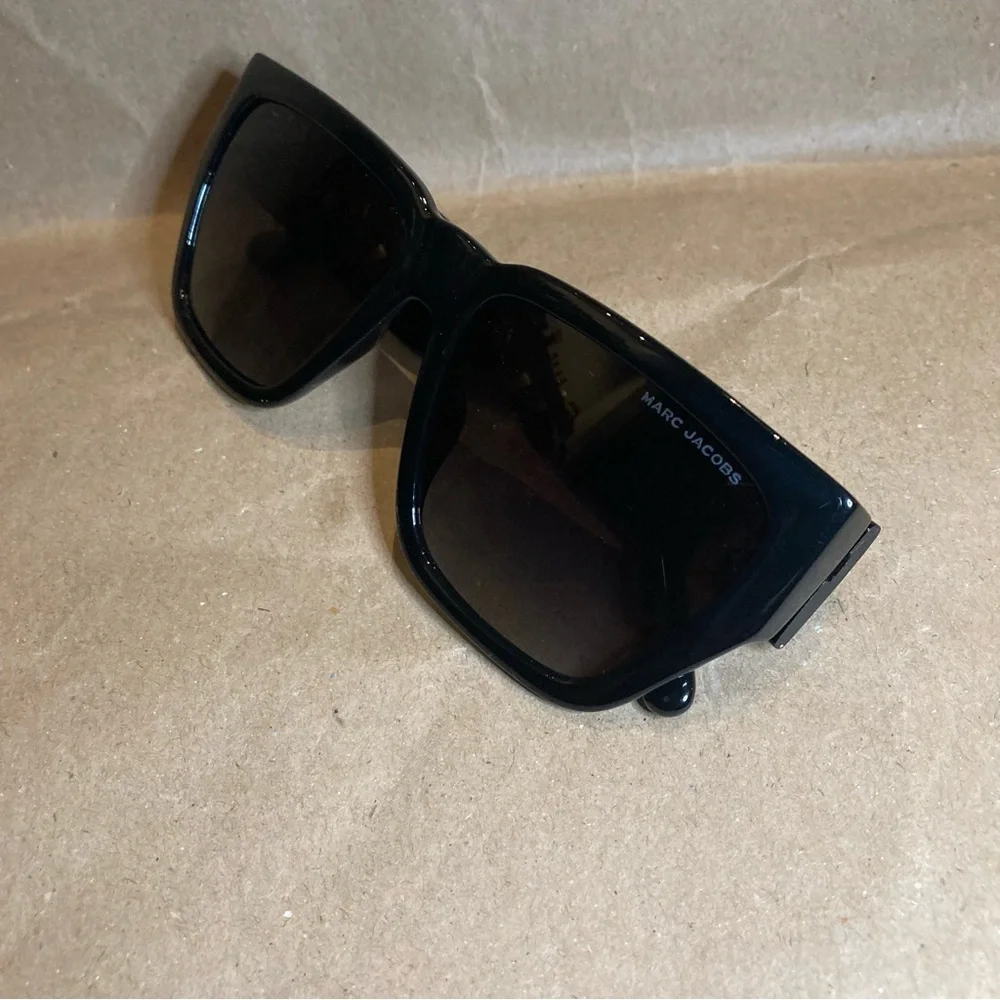 Marc jacobs sunglasses 646S